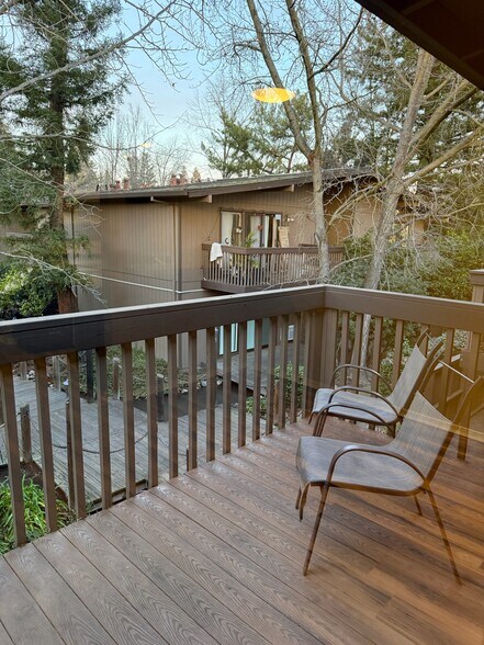 Deck - 911 Fulton Ave