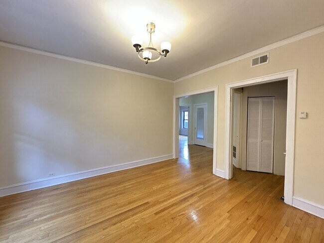 Building Photo - 1312 Oak Ave