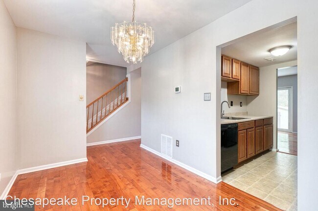 Building Photo - 3 br, 2.5 bath House - 1821 Blue Jay Court
