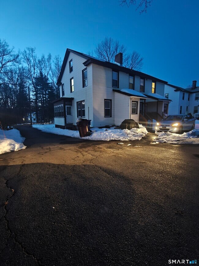 Building Photo - 387 Plainville Ave