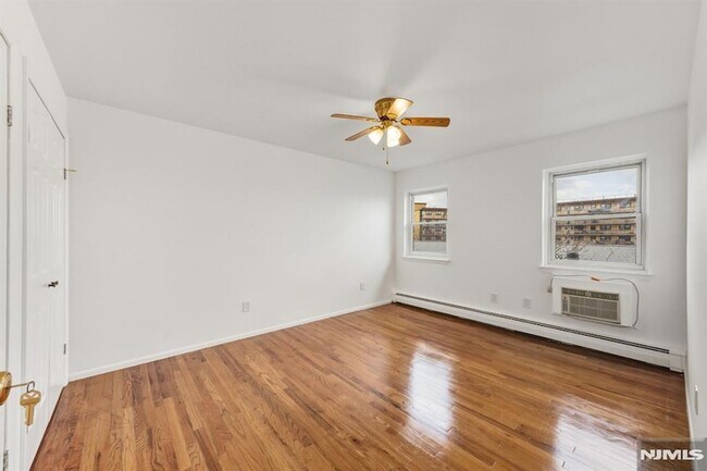 Building Photo - 1474 68th St