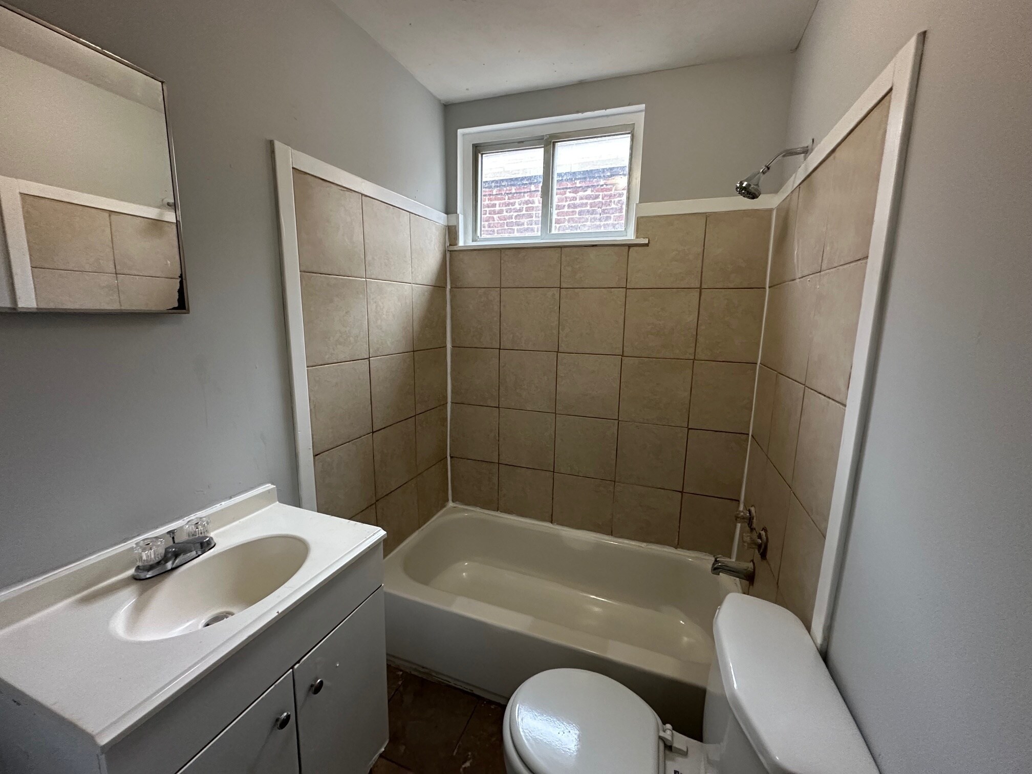 Building Photo - 1948 E Monmouth St