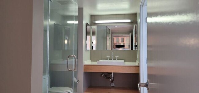 Building Photo - At the Montage!!! 1 bedroom 1 bath luxury ...