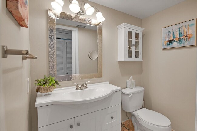 Building Photo - 4302 Martinique Cir