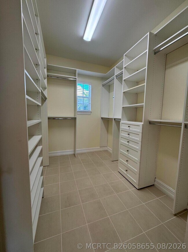 Building Photo - 503 N Mallory Cir
