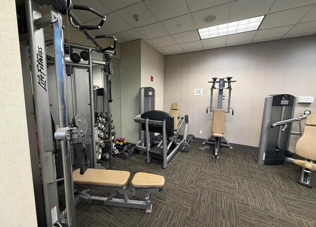 Building Photo - 8125 River Rd