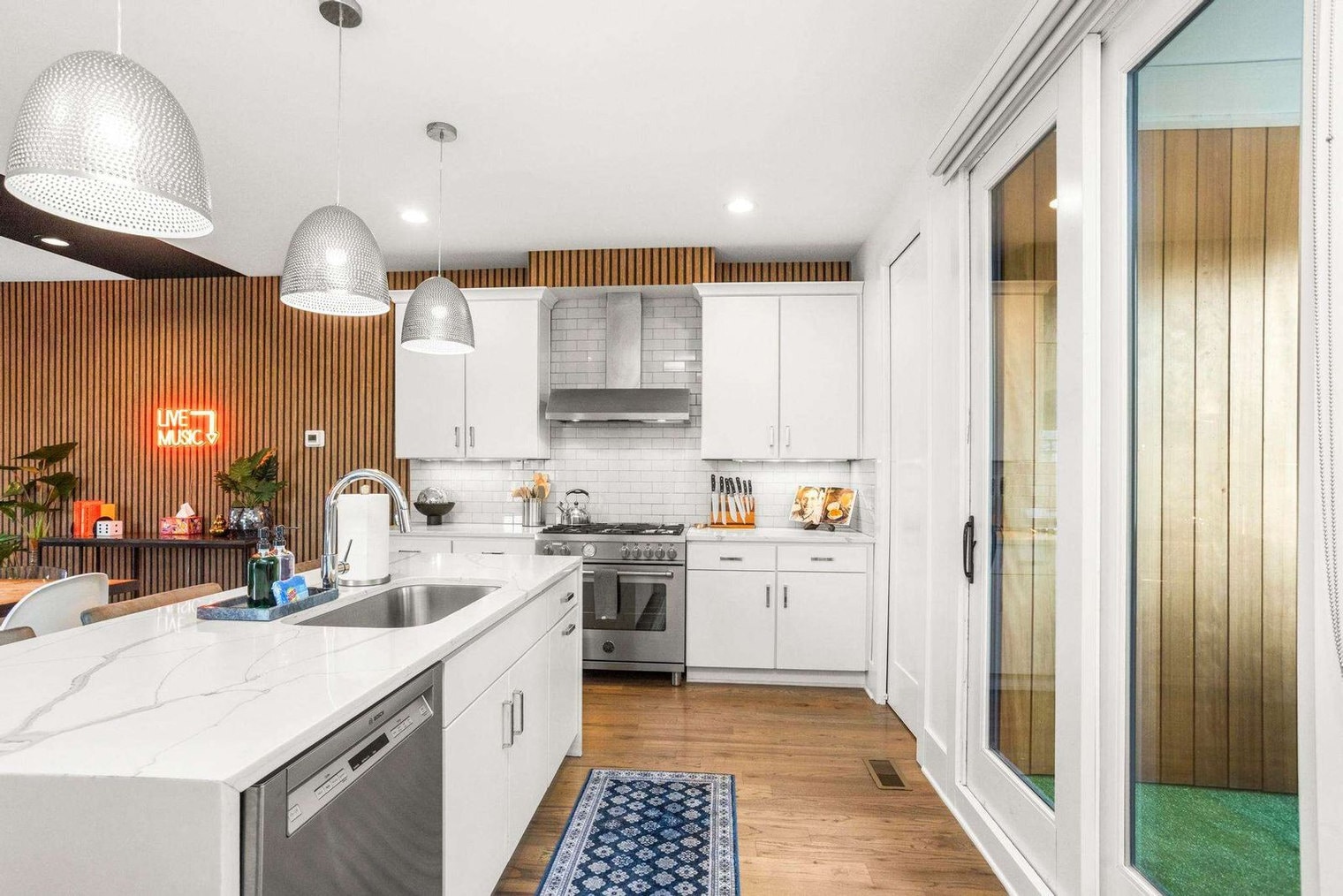 Building Photo - 1716 8th Ave S