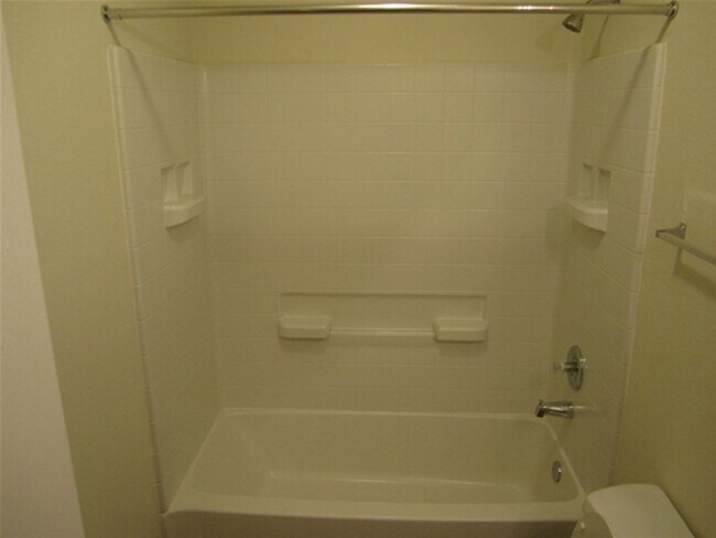 Building Photo - 2402 Hiacintas Way