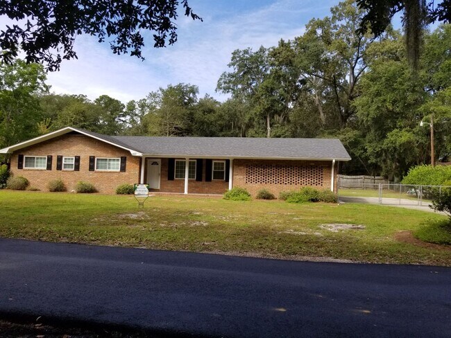 Building Photo - 829 Bradwell St