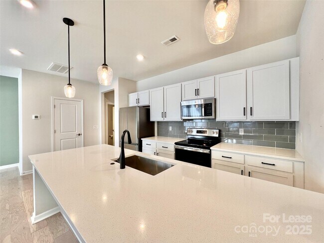 Building Photo - 5348 Somerset Hill Ln