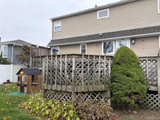 Building Photo - 3610 Ionia St