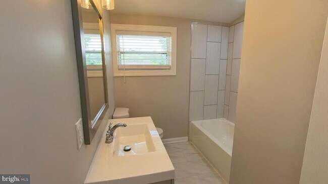 Building Photo - 2050 Nike Dr