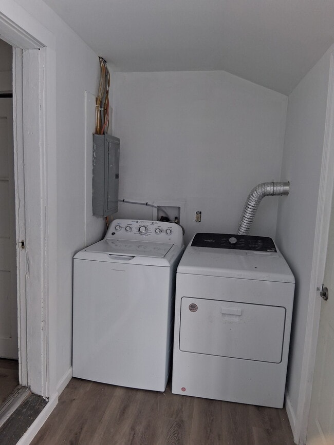 Building Photo - 516-518 Scott St