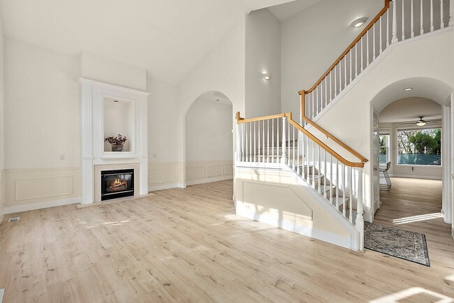 Building Photo - Immaculate 4-Bed Federal Way Home | Smart Tech, Tesla Charger, & Near JBLM!