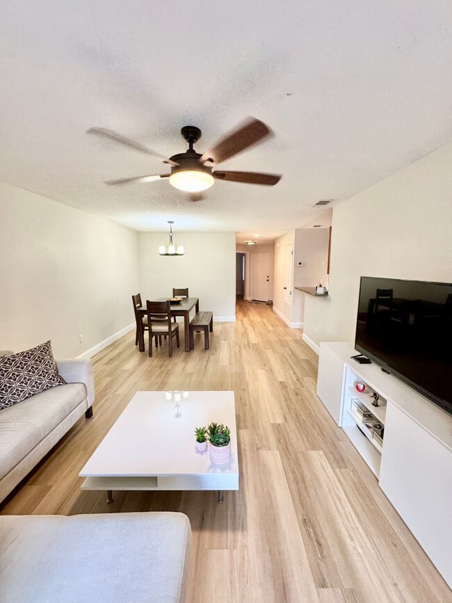 Building Photo - Dr. Phillips 3 Bed 2 Bath For Rent at soug...