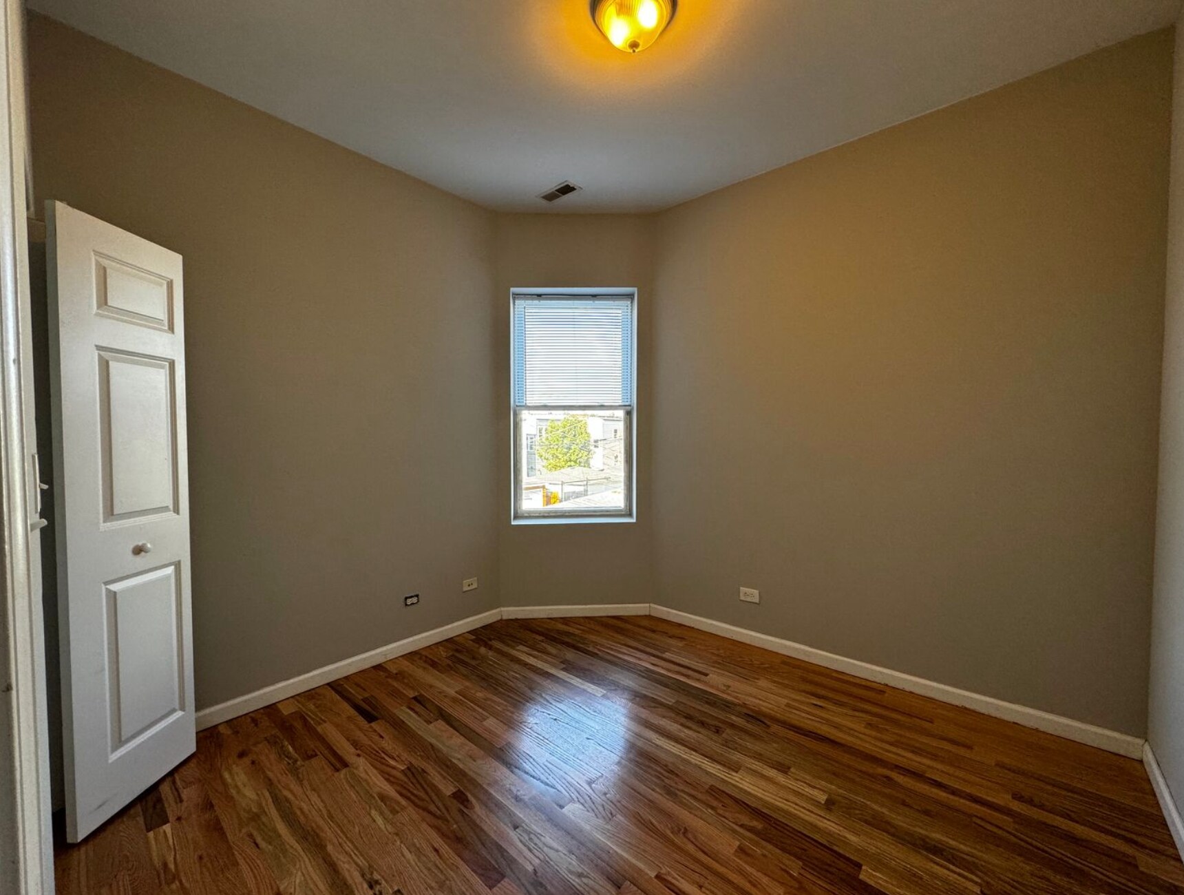 Building Photo - 4724 N Bernard St