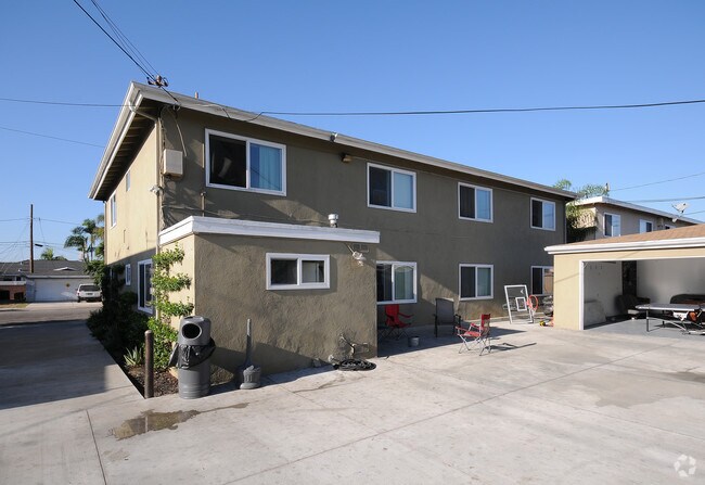 Building Photo - 192 Tulip Ln