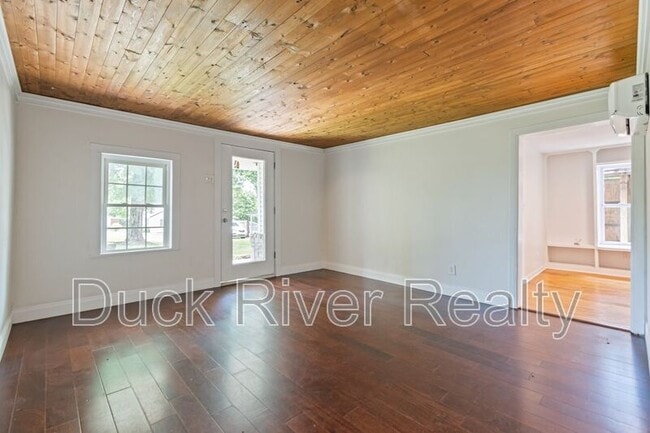 Building Photo - 210 Westover Dr