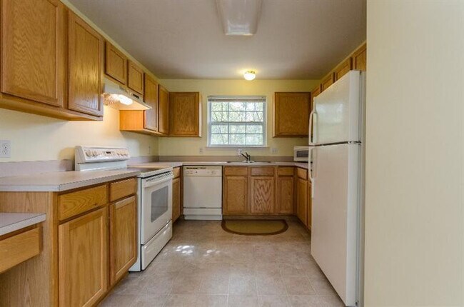 Building Photo - 3099 Promenade Cir