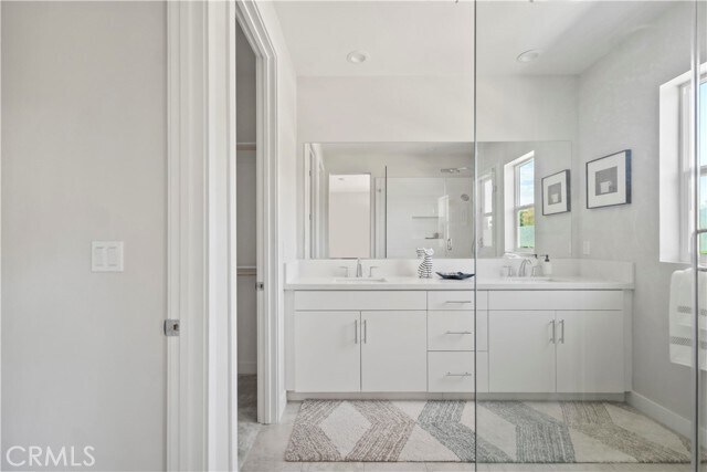 Building Photo - 151 Holliston