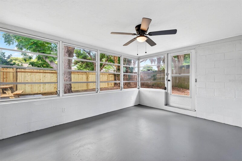 Building Photo - 6841 Tierra Linda St