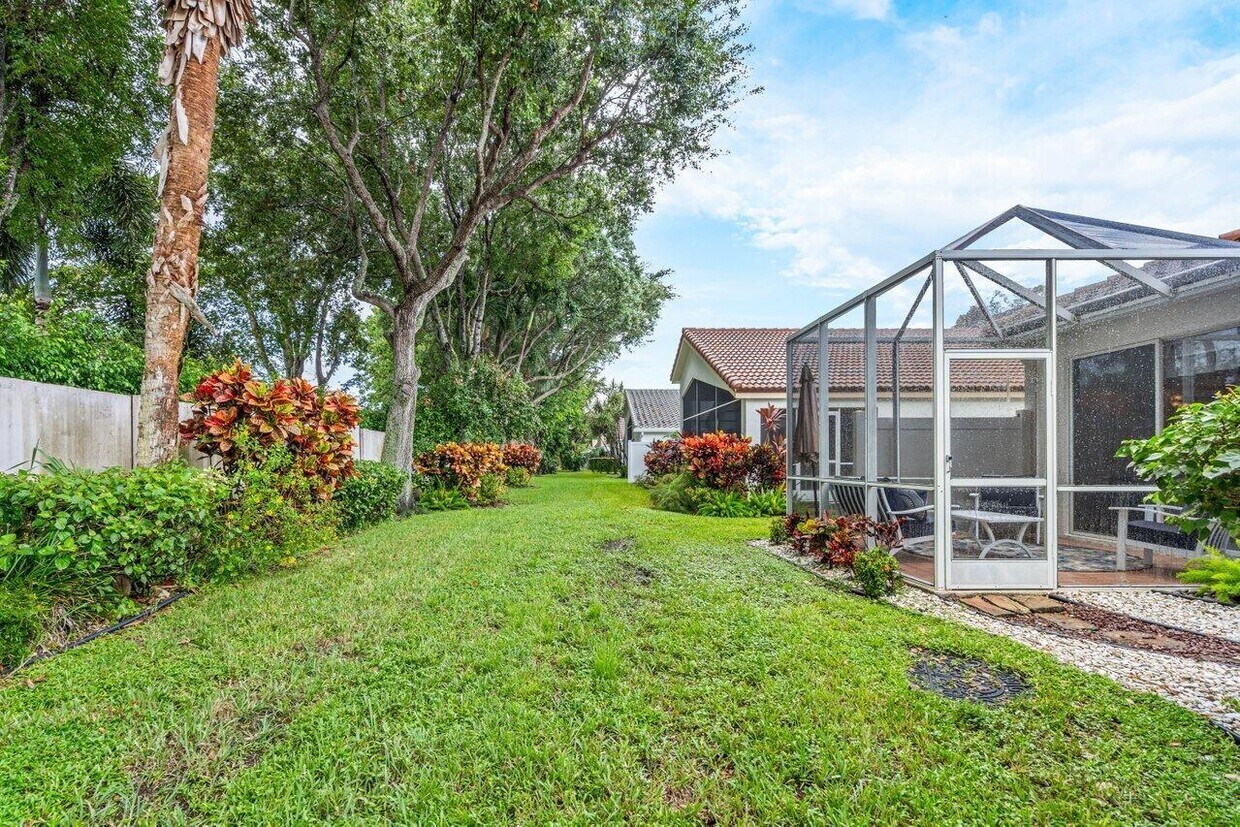 Building Photo - 9756 Arbor View Dr S