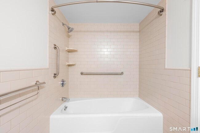 Building Photo - 132 Southport Woods Drive