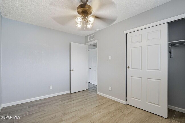 Building Photo - 3911 Quasar Ct