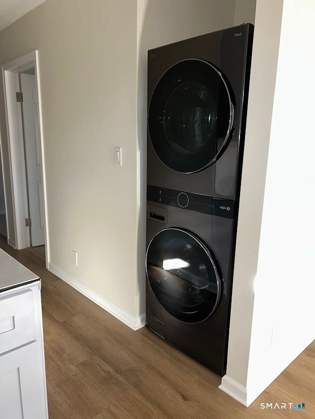 Building Photo - 2 Broad St