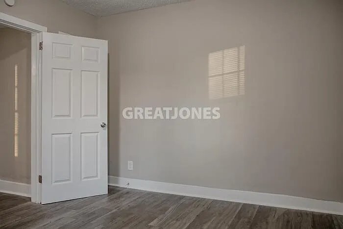 Building Photo - 760 Hopkins Dr