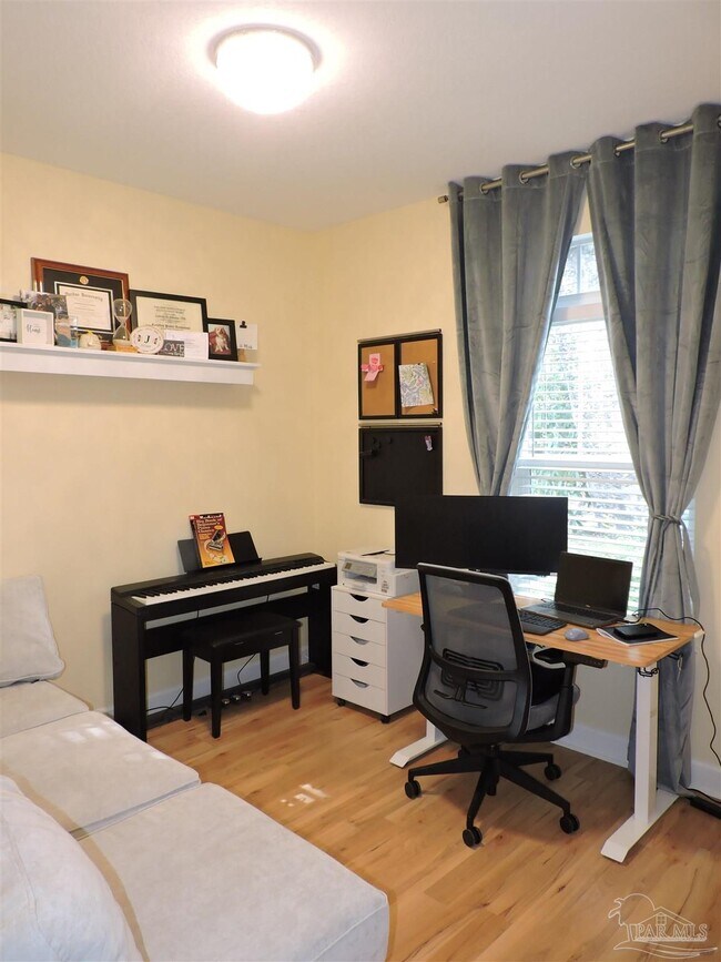 Building Photo - 1531 N 12th Ave