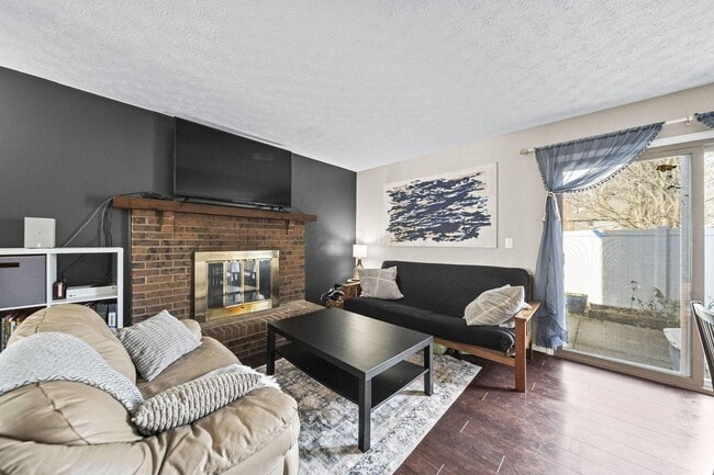 Building Photo - 2744 Saltergate Dr