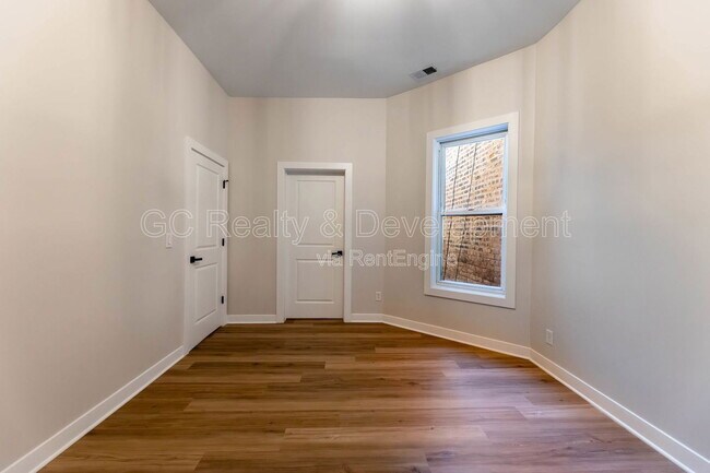 Building Photo - 4241 S Calumet Ave