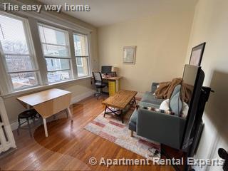 Building Photo - 72 Kirkland St