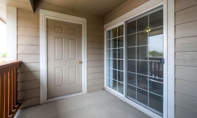 Building Photo - 1288 Lake Circle - 12E