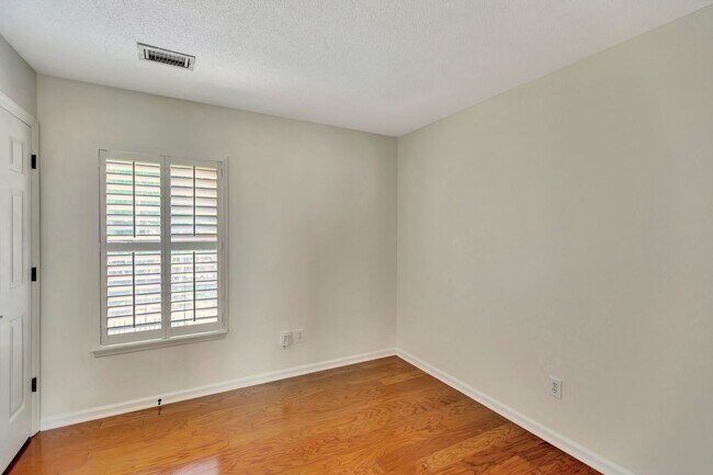 Building Photo - Elegant Living in the Heart of Seaside Farms