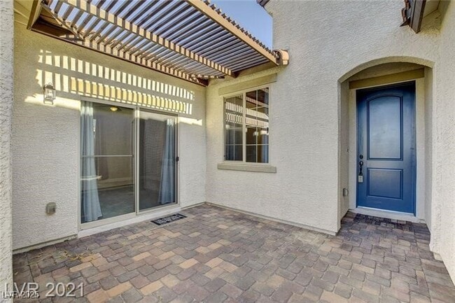 Building Photo - 1062 N Water St