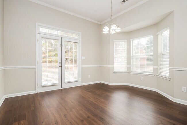 Building Photo - 743 Patriot's Point St