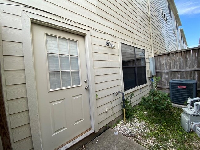 Building Photo - 3501 Link Valley Dr.