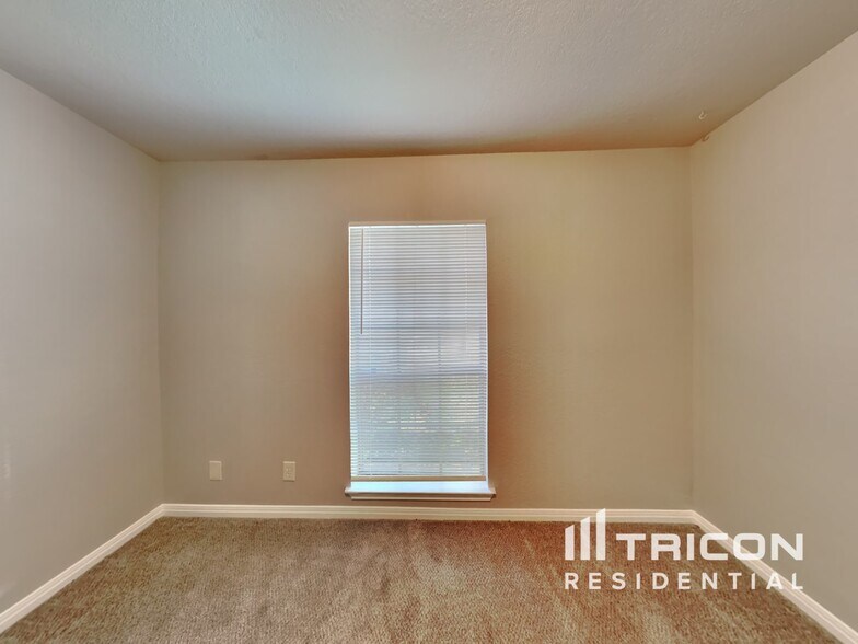 Building Photo - 8907 Slumber Ln