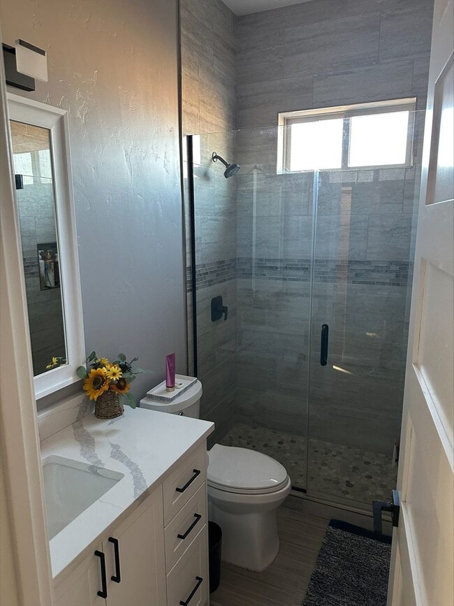 Building Photo - Beautiful Brand-New Home for Rent in Viewp...