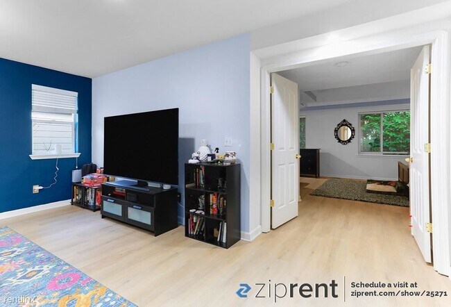 Building Photo - 3 br, 2.5 bath Townhome - 17111 3rd Place ...