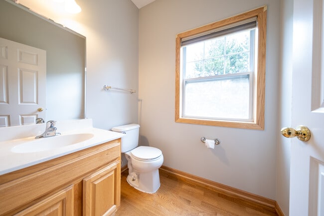 Building Photo - 2692 Vierling Dr E