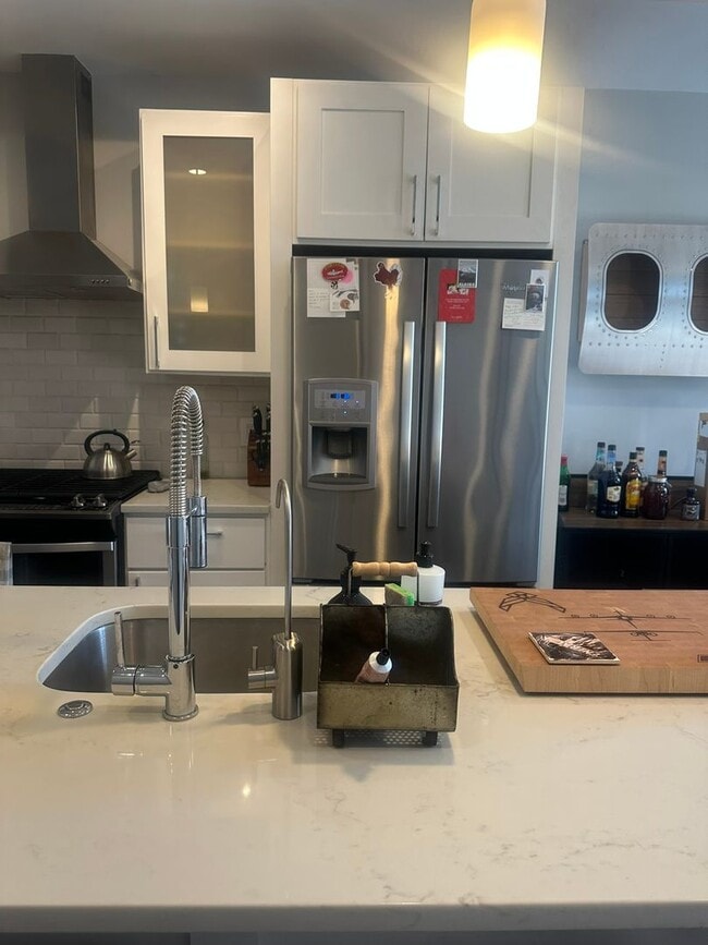 Building Photo - Modern Features Columbia Heights Neighborhood 2 Bedroom 2 Bath Condo with Balcony Pet Friendly