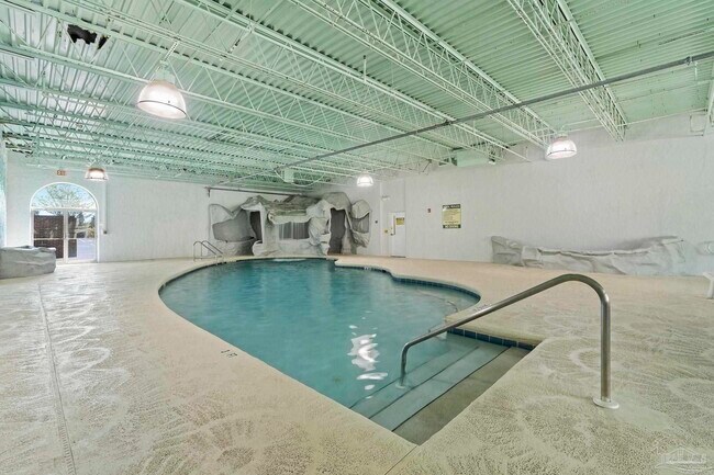 Building Photo - 224 E Garden St