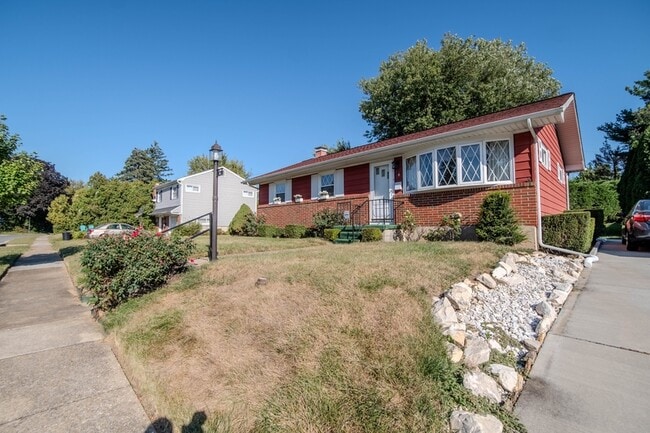 Building Photo - 6 Hammen Ave
