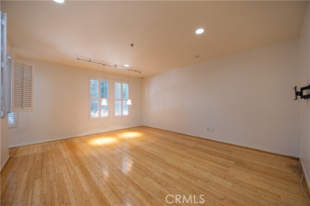 Building Photo - 80 N Raymond Ave