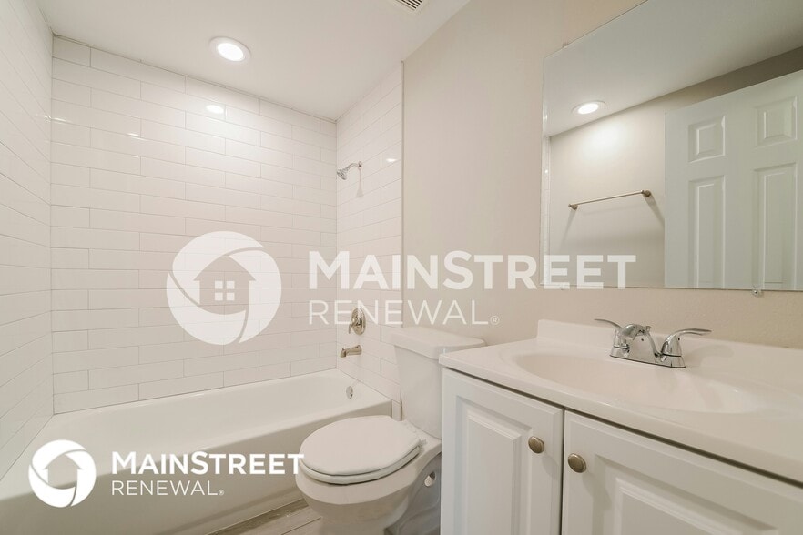 Building Photo - 703 59th Ave Terrace W