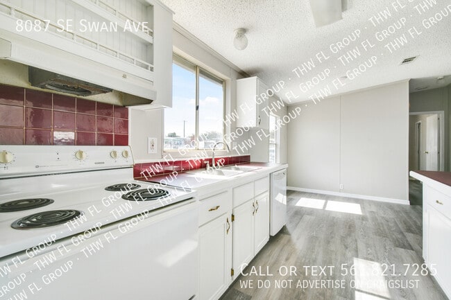 Building Photo - 8087 SE Swan Ave