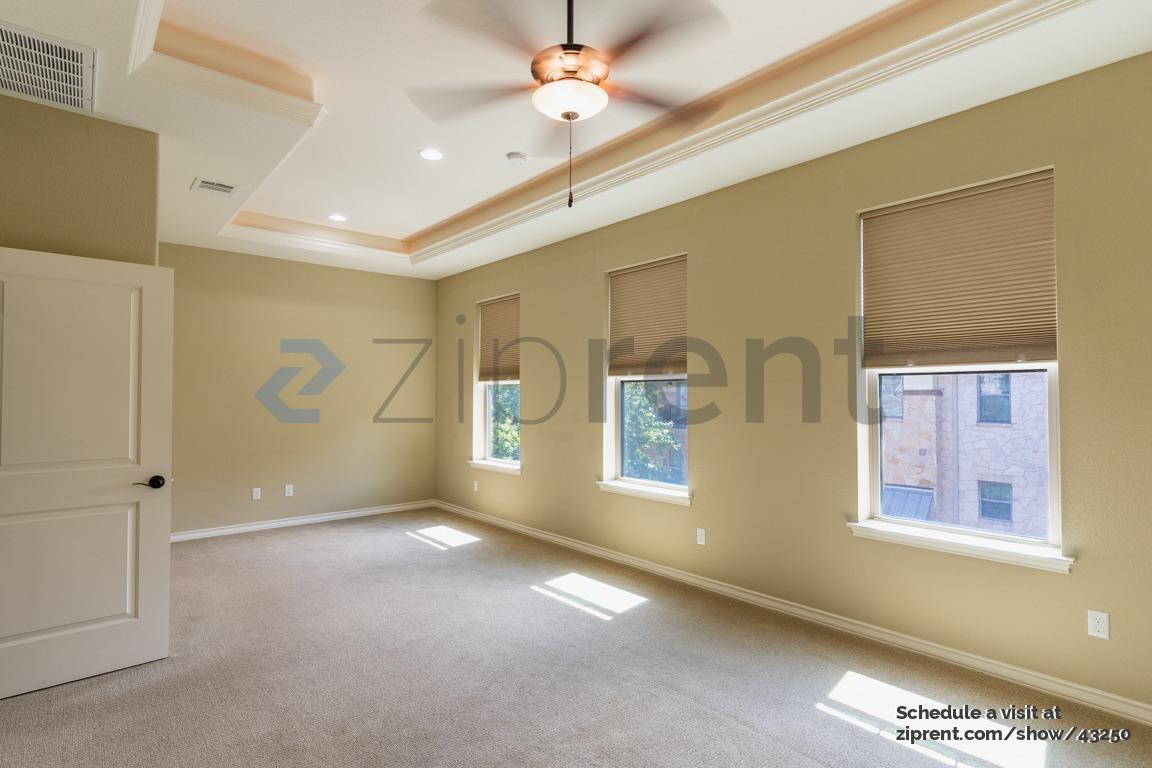 Building Photo - 1025 Highknoll Ln